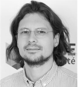 Read more about the article Le maintien temporaire de l’ordre des événements : Comment et avec quels codes? – Enregistrement de la conférence maintenant disponible!